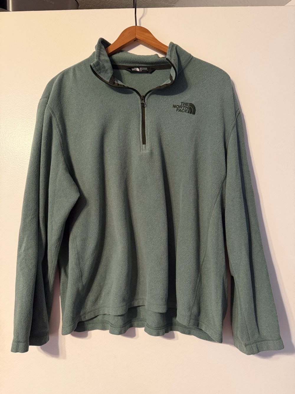 The North Face Men's Sage Green 1/4-Zip Fleece Pullover size Large